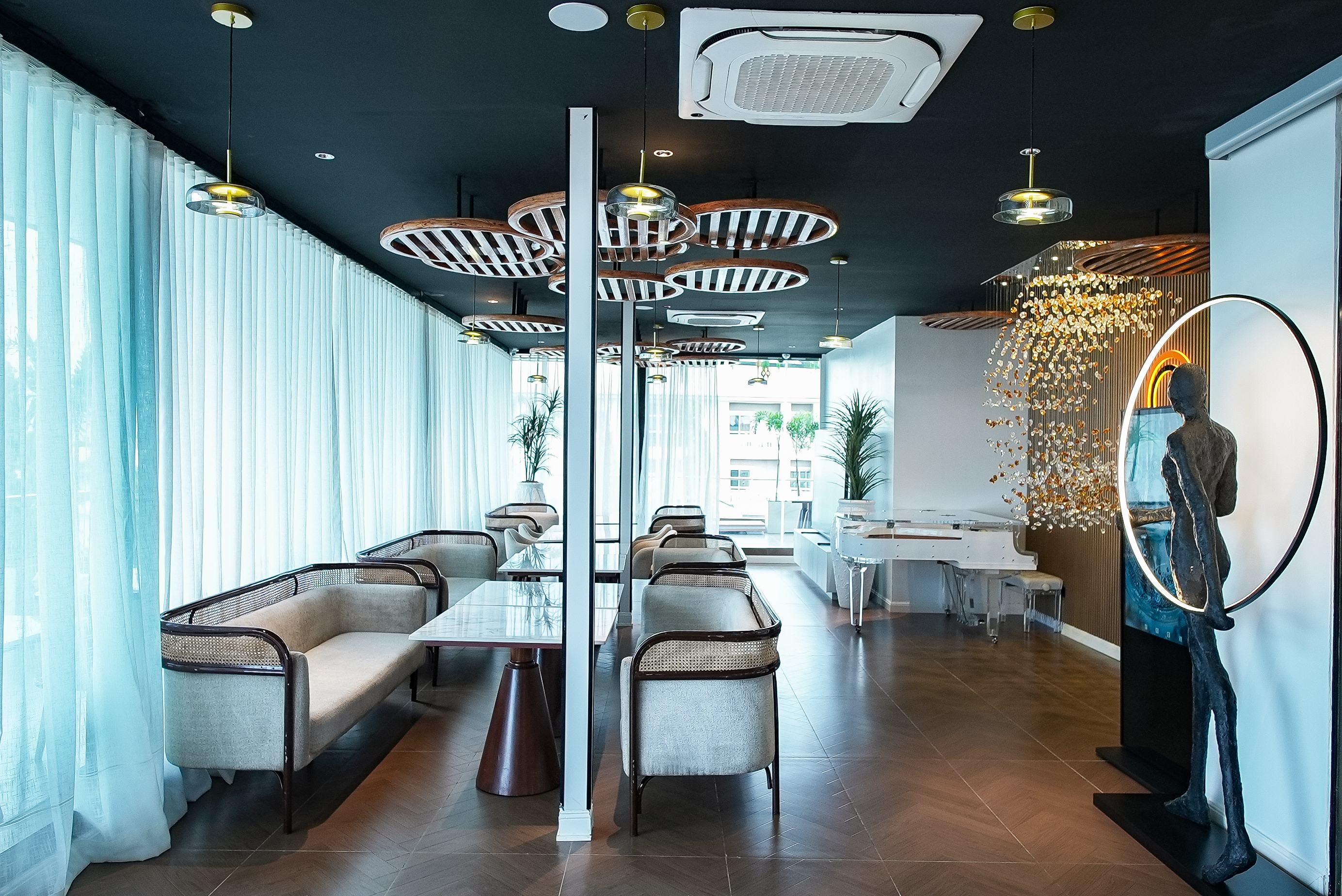 Restaurant Ambiance