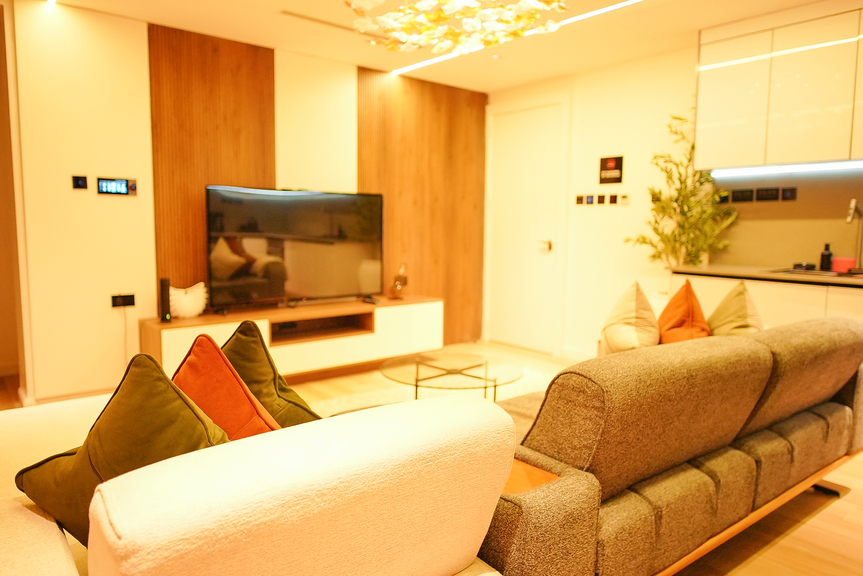 302 - Deluxe Bedroom